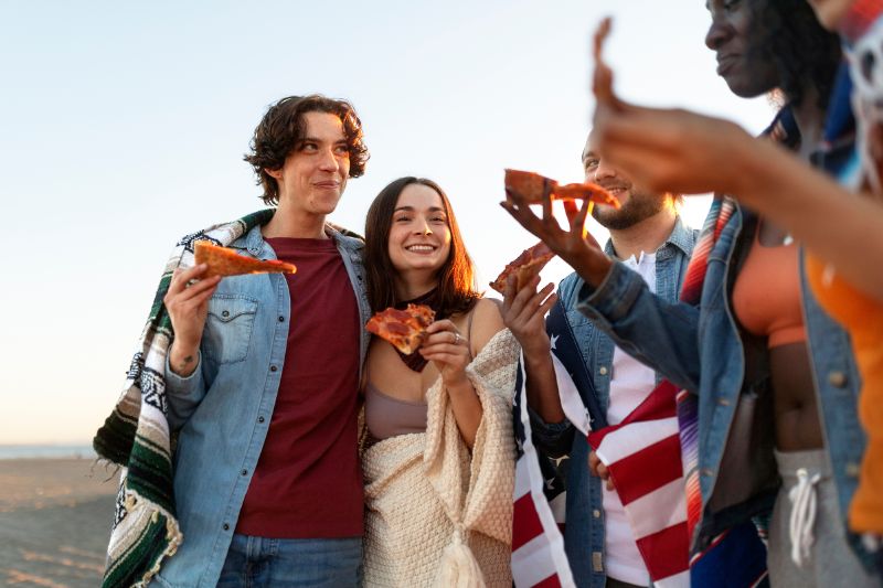 estudiantes disfrutando de su tiempo libre