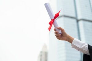 ¿Cómo apostillar el título de bachiller venezolano en España?